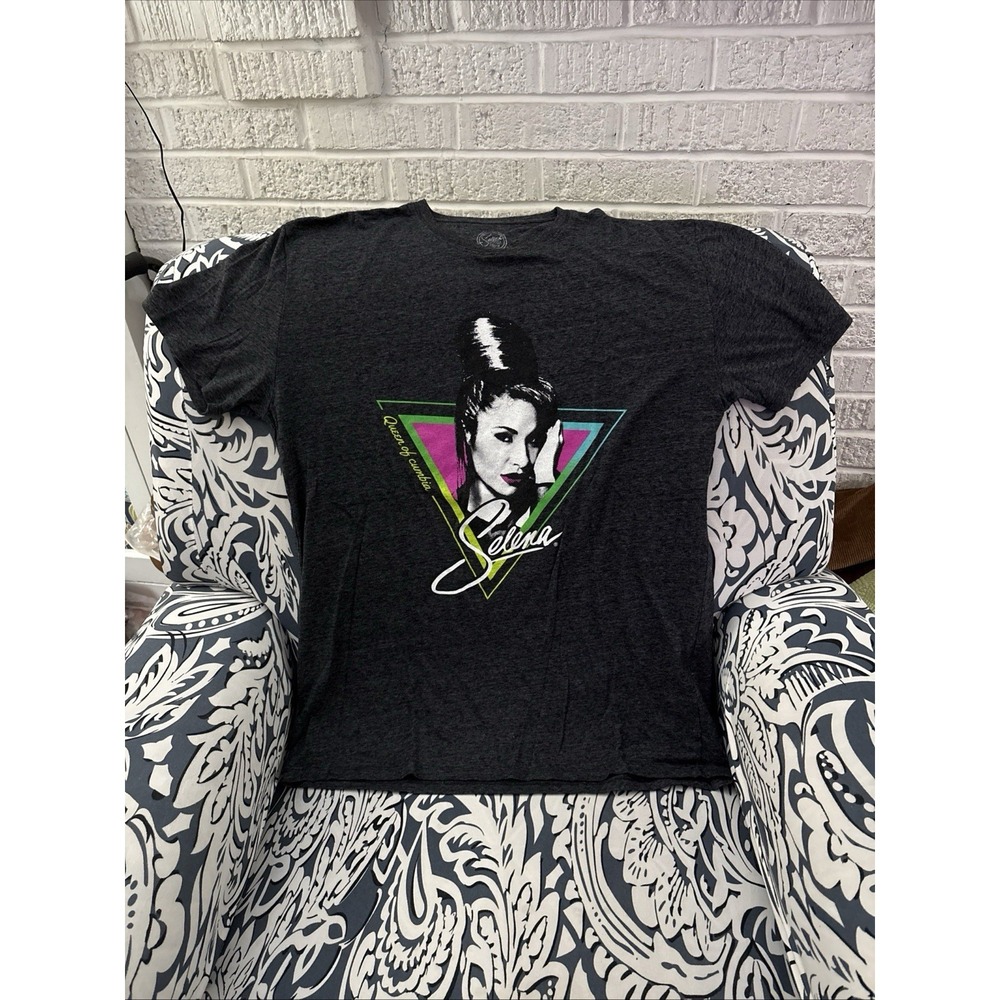 SELENA QUEEN OF CUMBIA T-Shirt Size L - Black